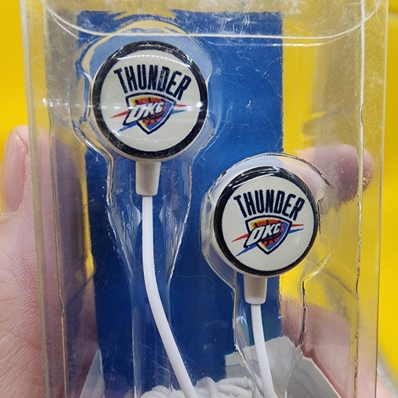 New- OKC Thunder Earbuds In Ear Headphones Promo US Cellular Oklahoma City NBA - Picture 2 of 5